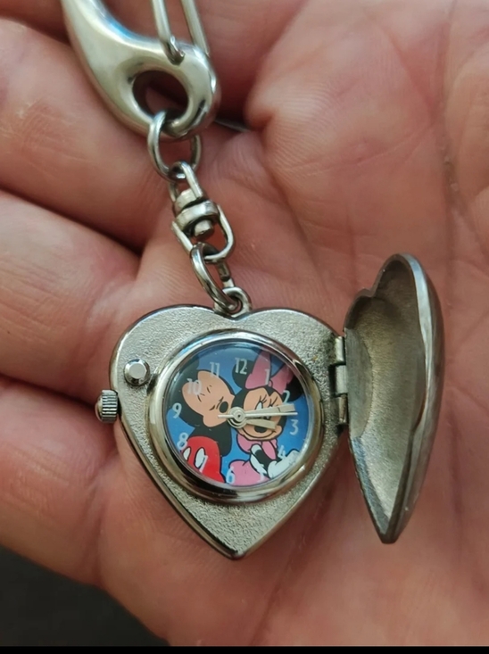 1990s Disney Minnie Mouse Silver Tone Heart Shaped Locket Watch  Keychain main image 9